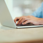 Differences Between Manual and Automated Trading Tools on MT5